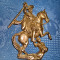 3990-Cavaler pe cal cu sabie lovind inamicul ornament metalic decorativ.