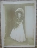 Fotografie de Colectie: Domnisoara cu Flori, Paris 1906, 12x9cm - Bucuresti