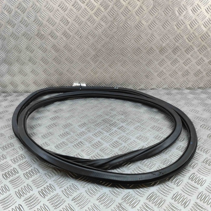 Garnitura ușă dreapta față AUDI Q7 4M 2019 OEM: 4M0833721C