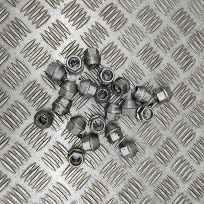 Set prezoane roata TESLA MODEL Y 2023 OEM: 1027002-00-B 26302780 foto