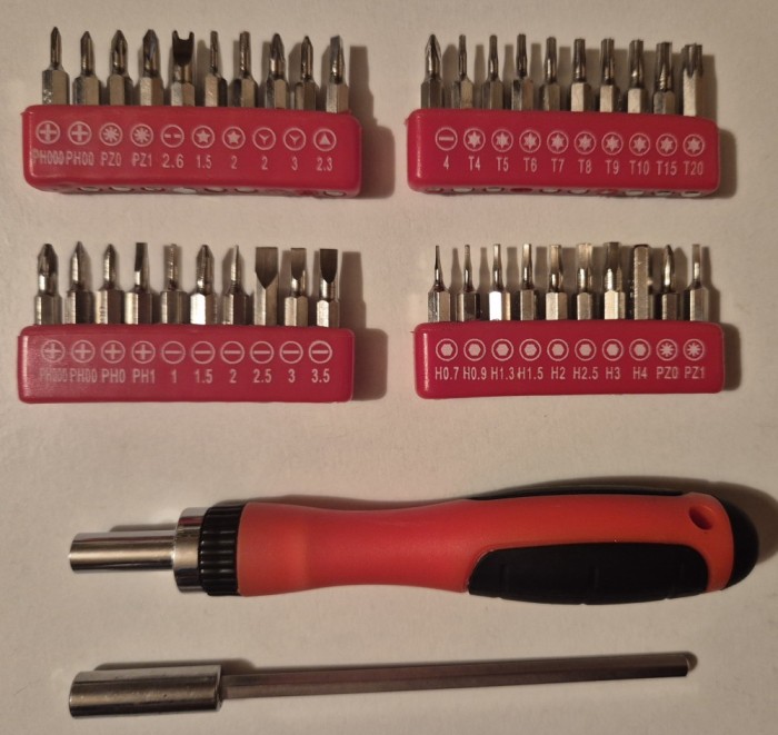 Set șurubelnițe de precizie + Lanternă portabilă led