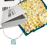 Cumpara ieftin Set cadou esarfa satin si colier din pluta