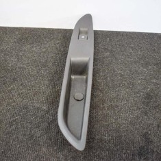 Buton geam ușă dreapta spate OPEL MOKKA / MOKKA X 2017 OEM: 9502552522915110 3825005