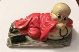 Cumpara ieftin PVM - Statueta bibelou mai veche &quot;Micul Chinez&quot; ceramica / 12 cm x 8 cm x 6,50 cm (H) / fabricata in R.P. Chineza