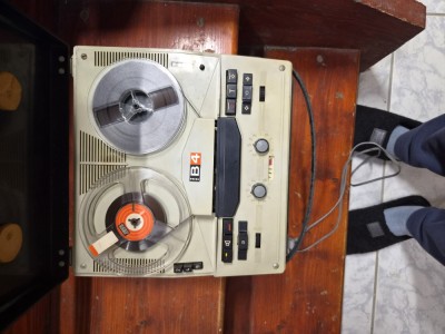 Magnetofon Tesla B4 foto