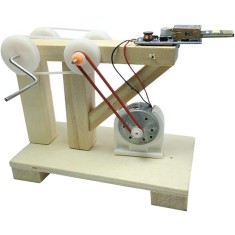 Kit Generator Manual &ndash; Jucarie STEM din Lemn pentru Experimente Stiintifice