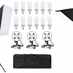 Kit de 3 softboxuri cu macara, soclu de 4 becuri, 3 trepiezi reglabili 200 cm, 12 becuri de 150W, geanta de transport inclusa