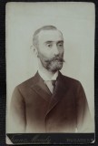 Fotografie pe carton, portret barbat cu barba si mustata, inceput de secol XX
