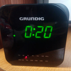 RADIO GRUNDIG SONOCLOCK 590 CU ALARMA SI CEAS PERFECT FUNCTIONAL.CITITI ANUNTUL!