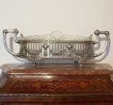 JARDINIERA DIN METAL ARGINTAT SI CRISTAL- ATELIER EUROPEAN CCA 1900-51x16x17 CM
