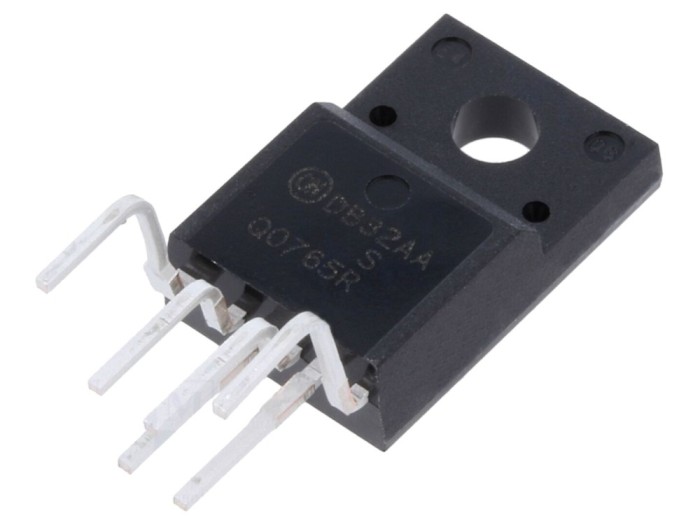 Controler PWM 650V 2.28A