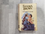Imbratisare in amurg de Sandra Brown