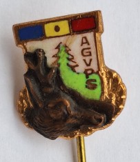 AGVPS - Caprior - insigna pescuit &amp; Vanatoare, anii 1970