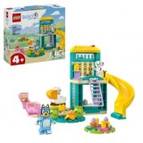 LEGO Bluey - Distractie la locul de joaca cu Bluey si Chloe - 11201