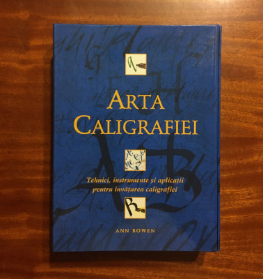 Ann Bowen - ARTA CALIGRAFIEI foto