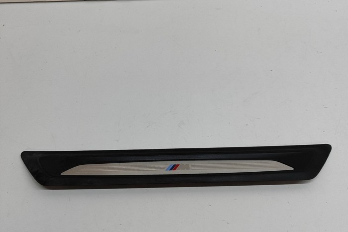 Ornament prag st&acirc;nga față BMW X1 F48 2016 OEM: 8051037 | 32053981