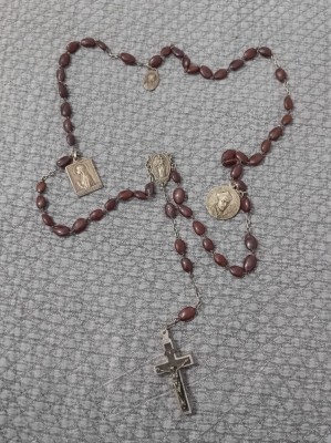 Rozar vechi, crucea cu locas secret foto