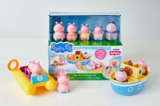 JUCARIE DE BAIE, BARCA SI FAMILIA PEPPEI PIG, TOMY