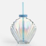 Pahar din sticlă &icirc;n formă de scoică, cu pai și capac metalic, 480 ml, transparent cu efect holografic, CMCLASS