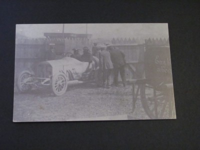 Mașină de curse la stand - Carte Poștală Franța ,Necirculată foto