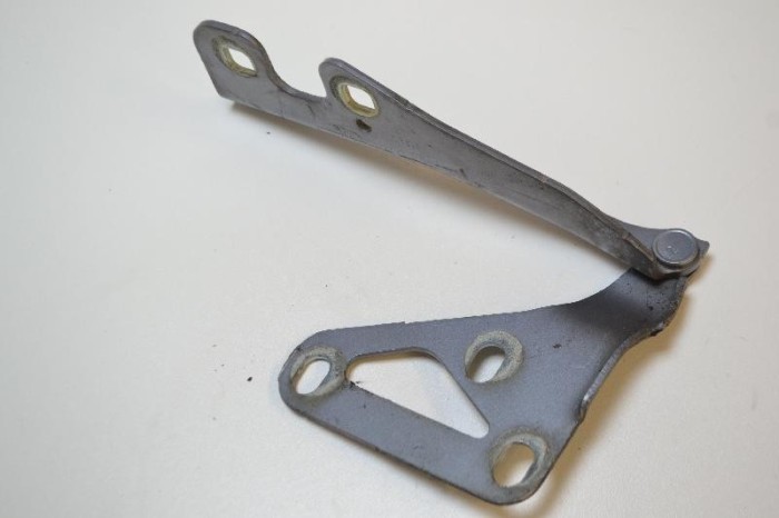Balama capota dreapta față OPEL ASTRA H L48 2006 OEM: 13213448 2273818