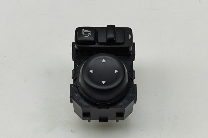 Comutator de reglare oglinda NISSAN JUKE F16 2024 OEM: 25570-5RA1A | 30756450