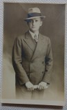 Fotografie tip Carte postala, Barbat cu palarie, 1931