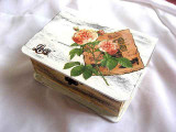 Cutie lemn tip carte decorata cu trandafiri 32833