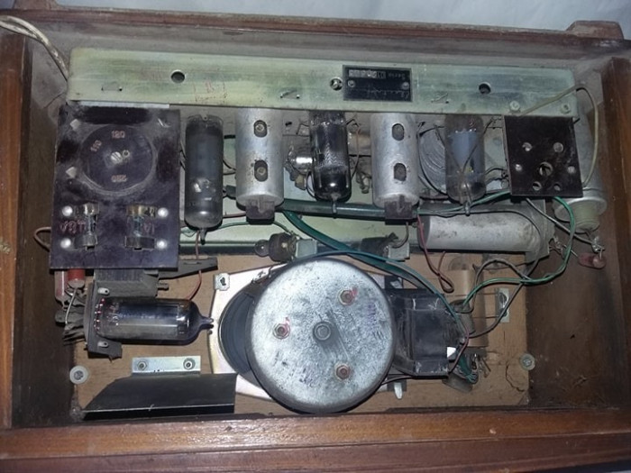 Aparat de radio pe vechi pe lampi,aparat de radio pe lampi CARMEN 2,T.GRATUIT