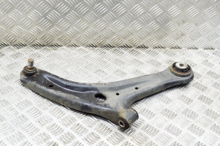Braț inferior dreapta față FORD FIESTA VI 2010 12197384