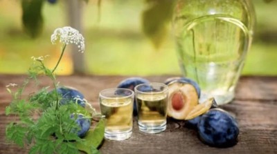 Tuica pruna Arges foto