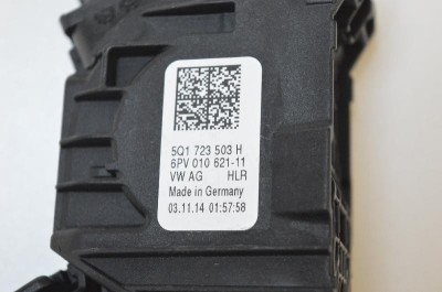 Pedala de accelerație VW GOLF VII 5G1, BQ1, BE1, BE2 2015 OEM: 5Q1723503 2579608 foto