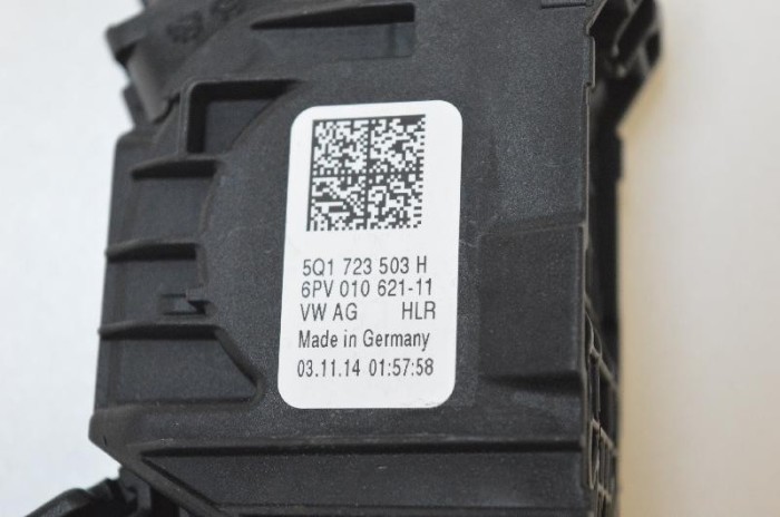 Pedala de accelerație VW GOLF VII 5G1, BQ1, BE1, BE2 2015 OEM: 5Q1723503 2579608