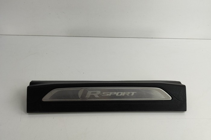 Ornament prag st&acirc;nga față JAGUAR XE X760 2015 OEM: GX7M-13201-A 29438448