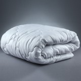 Pilota de iarna din bumbac, 200x220 cm, matlasata, umplutura bilute siliconizate, densitate 400 g m &sup2;, lavabila la 95 C, alb