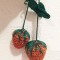 * Bobite capsuni crosetate, agatatoare pt cheie dulap, vechi anii 70-80