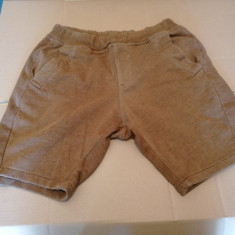 Pantaloni scurti , trei sferturi Cropp pentru barbati , masura M , maro / C61
