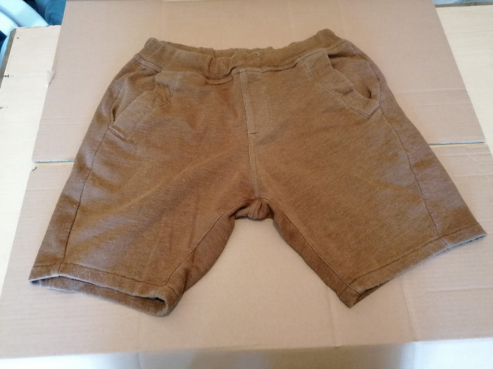 Pantaloni scurti , trei sferturi Cropp pentru barbati , masura M , maro / C61