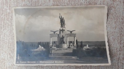 Turnu Severin - Monumentul Eroilor. foto