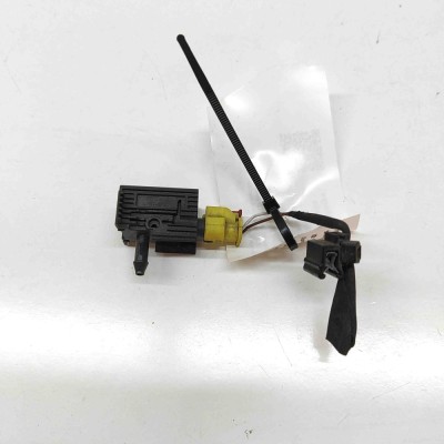 Senzor de impact dreapta față AUDI Q7 4M 2020 OEM: 4M0959121H | 31968832 foto