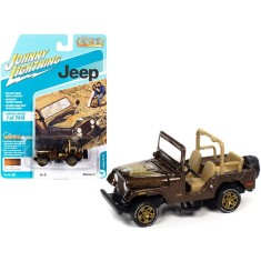 Macheta Jeep CJ-5 maro &icirc;nchis cu grafică Golden Eagle, 1:64 Johnny Lightning