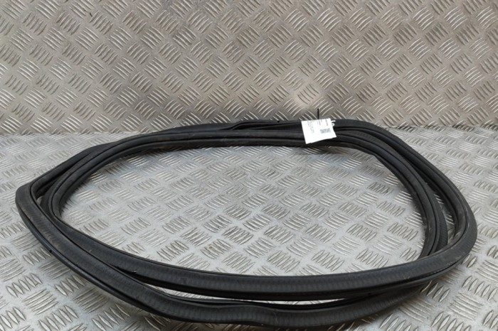 Garnitura ușă st&acirc;nga spate VW CADDY V SBB, SBJ 2023 OEM: 2K7843791C | 27728574
