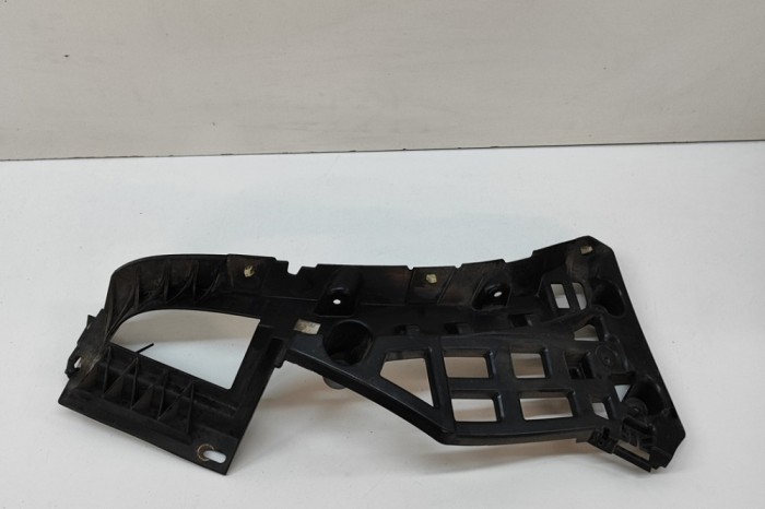 Suport bara de protecție st&acirc;nga spate PORSCHE MACAN 95B 2016 OEM: 95B807453A 30454105