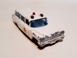 S&amp;S Cadillac Ambulance - Matchbox, 1:72