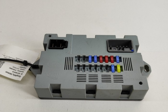 Modul panou de siguranțe JAGUAR F-PACE X761 2016 OEM: CPLA-14Q073-AA 23182518