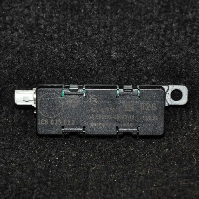 Amplificator de antena VW PASSAT CC 357 2010 OEM: 3C8035552 | 2062040