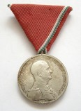 q167 UNGARIA HORTISTA al doilea razboi mondial MEDALIA PENTRU VITEJIE HORTHY MIKLOS VIT&Eacute;ZS&Eacute;G&Eacute;RT clasa ARGINT 3,5cm bronz argintat