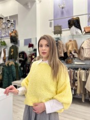 Bluza dama galbena tricotata cu gat rotund