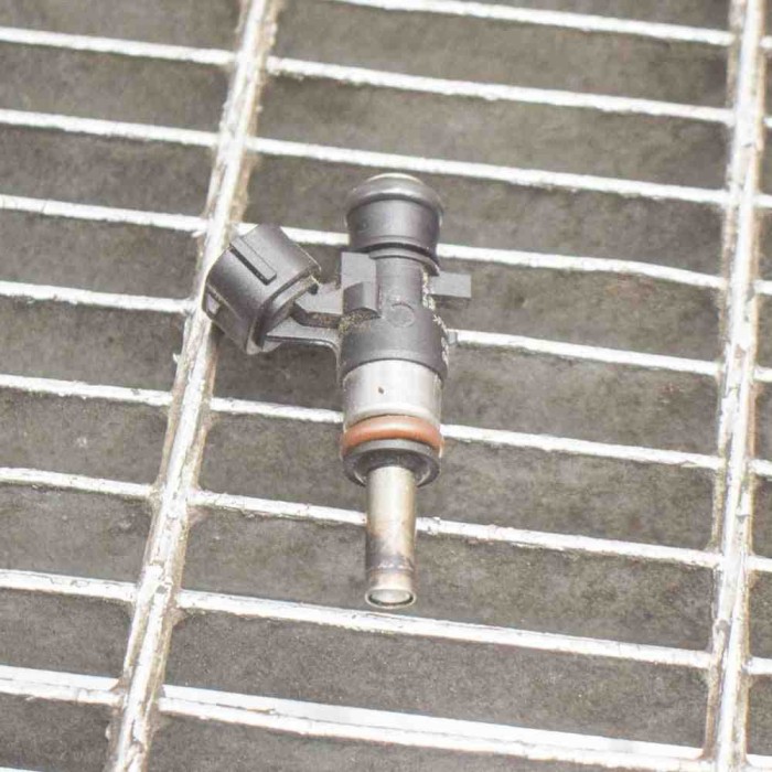 Injector de combustibil VW GOLF VII 5G1, BQ1, BE1, BE2 2016 OEM: 06L906031A,0280158266 11772342