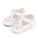 Cumpara ieftin Pantofiori albi cu puncte decupate (Marime Disponibila: 6-9 luni (Marimea 19